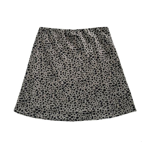 BY TOGETHER Cheetah Print Pull On Flare Mini Skirt Sz L Gray Black Lined NWOT - Picture 1 of 4